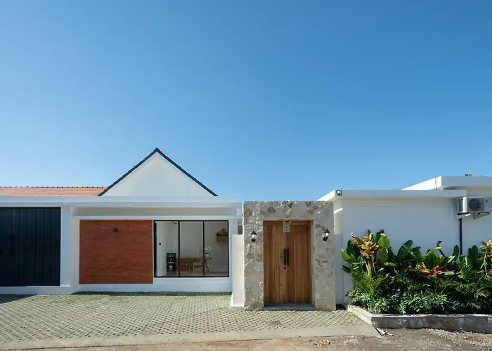 Kubu Kaca Bed & Breakfast *