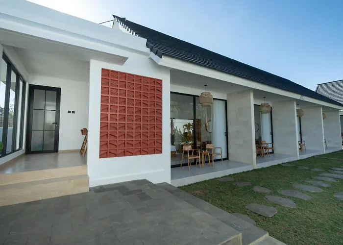 Kubu Kaca Bed & Breakfast *