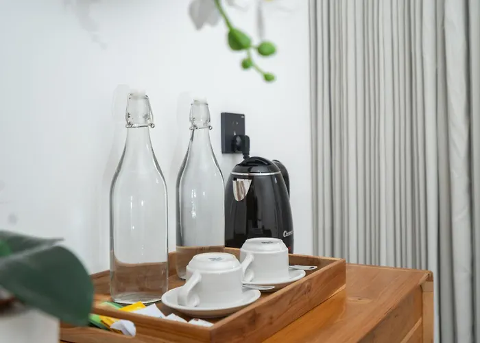 Kubu Kaca Bed & Breakfast
