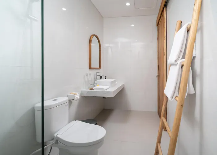 Bed & Breakfast Kubu Kaca Uluwatu